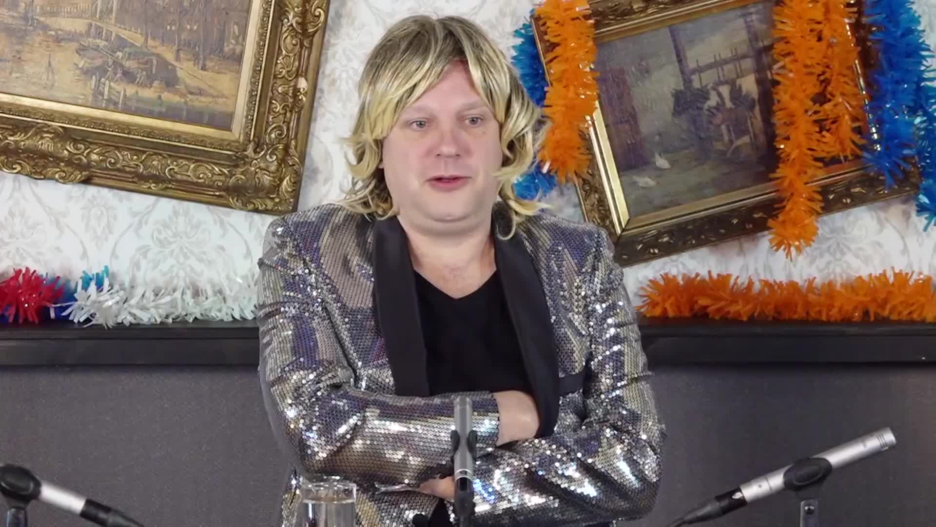 Gruusbèk Draaijt Durrr (Aflevering 3) Gruusbèk Draaijt Durrr (Aflevering 3)
